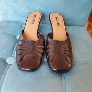 Two Lips Black Leather Cut Out Mules Slip On Slide Sandals Heels Size 7.5